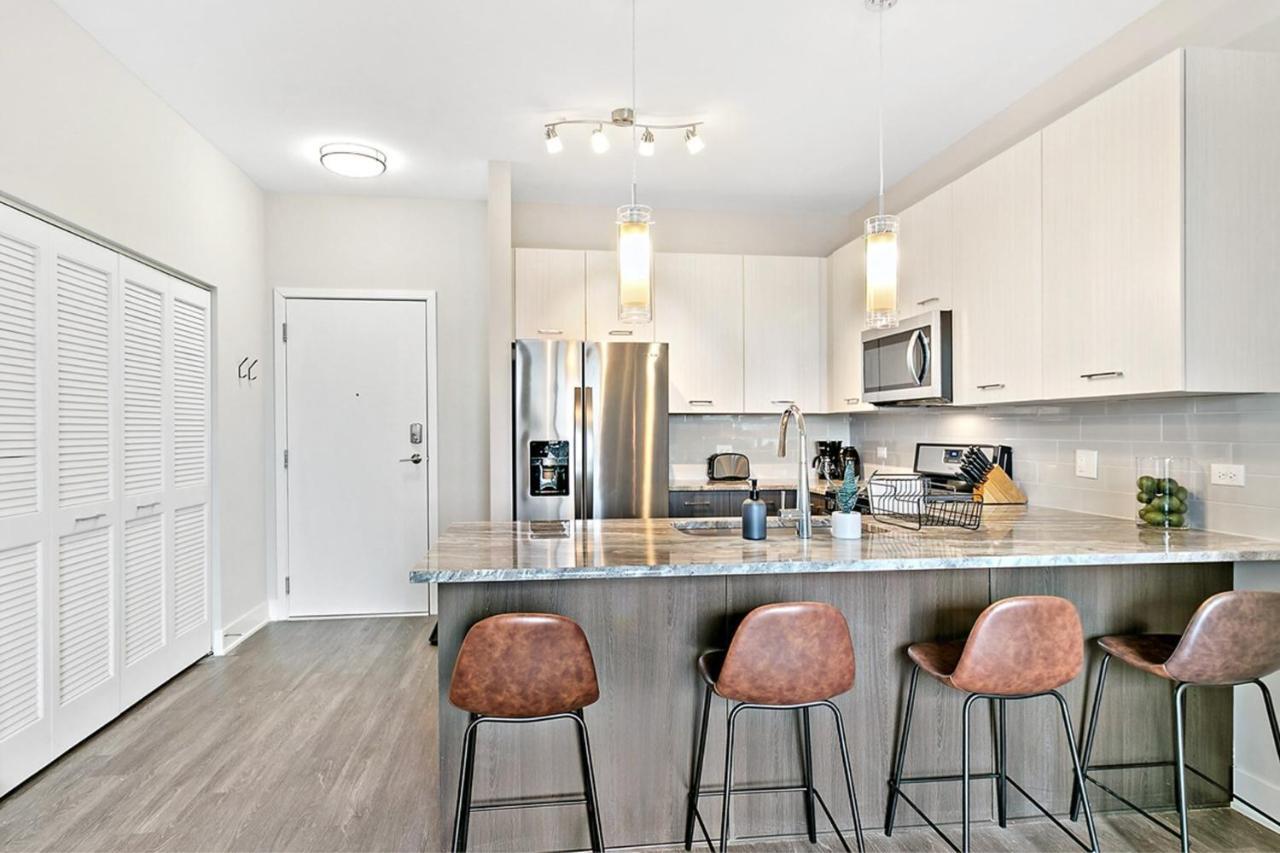 Bright & Comfortable Oakbrook 2Br Apt Free Parking - Ob 1 Apartamento Oakbrook Terrace Exterior foto